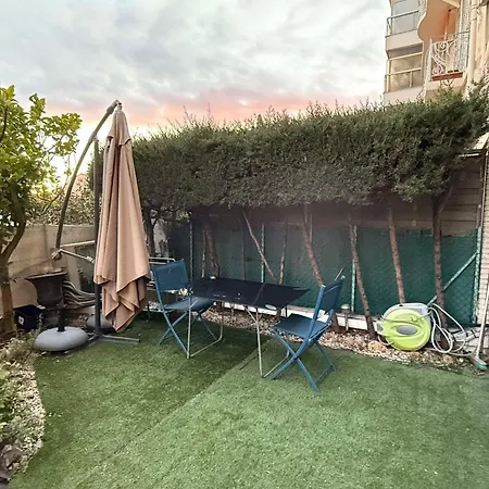 13 Rue Edith Cavell קאן