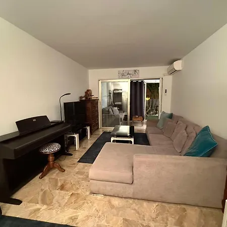 13 Rue Edith Cavell Cannes